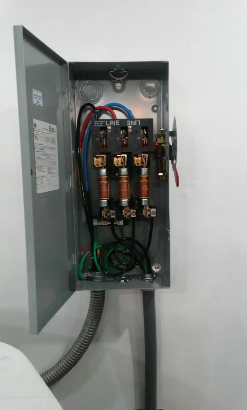Three-phase disconnect switch installed for Smoke Detector Installation in North Richmond